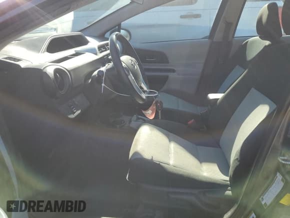 ✅ 2012 Toyota Prius Four • VIN: JTDKDTB31C1501077 • Lot: 82494035. Listed on Copart with 219,169 mi. Free auction sales archive from the USA and detailed vehicle history report at DreamBid. Image 7.