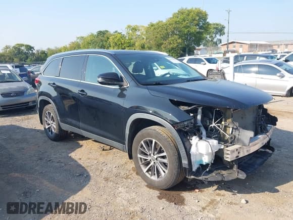 ✅ 2019 Toyota Highlander SE • VIN: 5TDJZRFH8KS588662 • Lot: 43179699. Listed on IAAI with 79,828 mi. Free auction sales archive from the USA and detailed vehicle history report at DreamBid. Image 13.