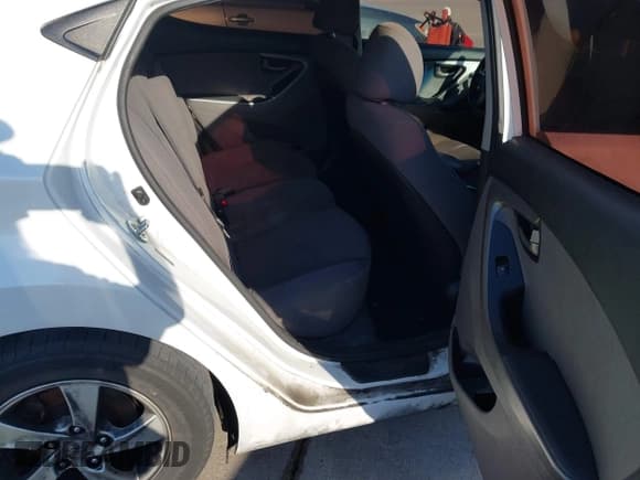 ✅ 2015 Hyundai Elantra SE • VIN: 5NPDH4AE1FH577661 • Lot: 43659649. Listed on IAAI with 199,883 mi. Free auction sales archive from the USA and detailed vehicle history report at DreamBid. Image 8.