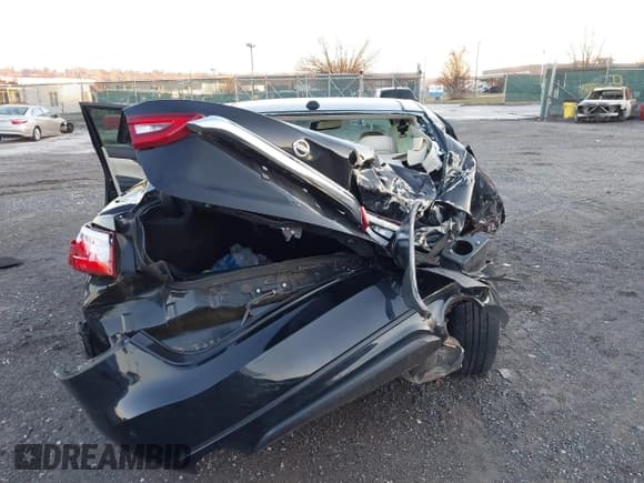 ✅ 2016 Nissan Maxima SV • VIN: 1N4AA6AP1GC385664 • Lot: 41058839. Wystawiony na IAAI z przebiegiem 209 426 mil. Bezpłatny archiwum sprzedaży aukcyjnych z USA i szczegółowy raport historii pojazdu na DreamBid. Zdjęcie 6.