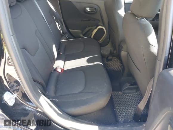 ✅ 2017 Jeep Renegade Latitude • VIN: ZACCJBBB6HPG49800 • Lot: 43330335. Listed on IAAI with 123,487 mi. Free auction sales archive from the USA and detailed vehicle history report at DreamBid. Image 8.