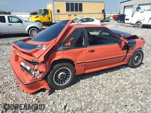 ✅ 1988 Ford Mustang GT • VIN: 1FABP42E4JF224946 • Лот: 65697335. Опубликован ранее на Copart с пробегом 48 319 миль. Бесплатный доступ к архиву аукционных продаж из США и подробный отчёт об истории автомобиля на DreamBid. Изображение 3.