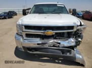 ✅ 2008 Chevrolet Silverado 2500HD 1LT • VIN: 1GCHC23638F172974 • Lot: 68530525. Wystawiony na Copart z przebiegiem 166 456 mil. Bezpłatny archiwum sprzedaży aukcyjnych z USA i szczegółowy raport historii pojazdu na DreamBid. Zdjęcie 5.
