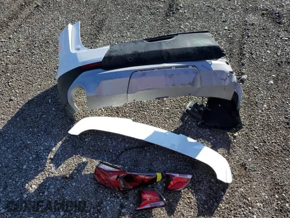 2020 Chevrolet Blazer LT z VIN 3GNKBBRA0LS717612, wystawiony jako Copart lot #47586933 z przebiegiem 20 415 mil mil oraz . Historia ofert i sprzedaży dostępna na DreamBid. Obrazek 13.