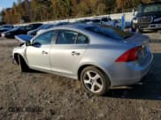 ✅ 2013 Volvo S60 T5 • VIN: YV1612FH3D2233438 • Lot: 91396345. Wystawiony na Copart z przebiegiem 69 247 mil. Bezpłatny archiwum sprzedaży aukcyjnych z USA i szczegółowy raport historii pojazdu na DreamBid. Zdjęcie 2.