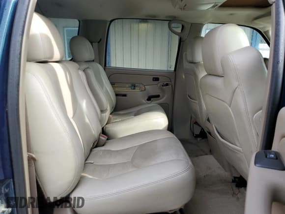 ✅ 2005 Chevrolet Suburban Z71 • VIN: 3GNFK16Z95G145435 • Lot: 83986034. Listed on Copart with 186,709 mi. Free auction sales archive from the USA and detailed vehicle history report at DreamBid. Image 11.