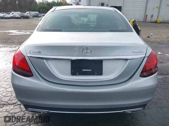 ✅ 2020 Mercedes-Benz C 300 • VIN: W1KWF8EB0LR598338 • Lot: 43740084. Listed on IAAI with 29,959 mi. Free auction sales archive from the USA and detailed vehicle history report at DreamBid. Image 16.