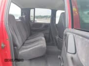 ✅ 2000 Dodge Dakota Sport • VIN: 1B7HG2AZ4YS711580 • Lot: 42400349. Wystawiony na IAAI z przebiegiem 216 057 mil. Bezpłatny archiwum sprzedaży aukcyjnych z USA i szczegółowy raport historii pojazdu na DreamBid. Zdjęcie 8.