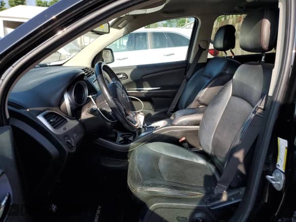 2015 Dodge Journey R/T z VIN 3C4PDCEG8FT735041, wystawiony jako Copart lot #66099845 z przebiegiem 159 872 mil mil oraz Szkoda całkowita • Salvage title. Historia ofert i sprzedaży dostępna na DreamBid. Obrazek 7.