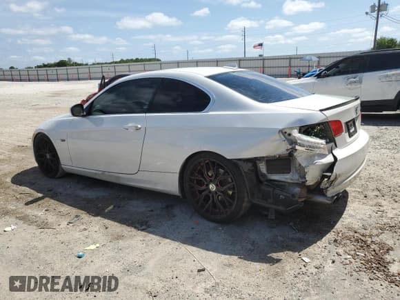 ✅ 2013 BMW 3 Series 328i • VIN: WBAKE5C56DJ106979 • Lot: 54351895. Listed on Copart with 152,163 mi. Free auction sales archive from the USA and detailed vehicle history report at DreamBid. Image 2.