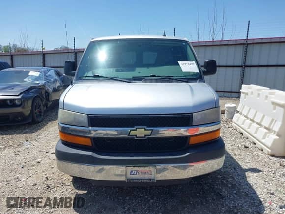 2014 Chevrolet Express Passenger LT с VIN 1GNWGRFG2E1145158, выставлен на аукционе IAAI как лот 41978427 с пробегом 185 336 миль миль и . История ставок и продаж доступна на DreamBid. Изображение 12.