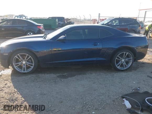 ✅ 2011 Chevrolet Camaro 1LT • VIN: 2G1FB1ED1B9187840 • Lot: 43588003. Listed on IAAI with 164,135 mi. Free auction sales archive from the USA and detailed vehicle history report at DreamBid. Image 14.