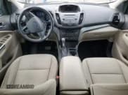 ✅ 2017 Ford Escape SE • VIN: 1FMCU9GD7HUB32428 • Lot: 61007525. Wystawiony na Copart z przebiegiem 154 744 mil. Bezpłatny archiwum sprzedaży aukcyjnych z USA i szczegółowy raport historii pojazdu na DreamBid. Zdjęcie 8.