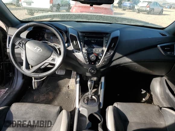 ✅ 2016 Hyundai Veloster Turbo Rally Edition • VIN: KMHTC6AE5GU302013 • Lot: 47409545. Wystawiony na Copart z przebiegiem 76 204 mil. Bezpłatny archiwum sprzedaży aukcyjnych z USA i szczegółowy raport historii pojazdu na DreamBid. Zdjęcie 8.