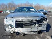 ✅ 2014 Chrysler 300 C • VIN: 2C3CCAKG2EH273274 • Lot: 41638665. Wystawiony na IAAI z przebiegiem 164 888 mil. Bezpłatny archiwum sprzedaży aukcyjnych z USA i szczegółowy raport historii pojazdu na DreamBid. Zdjęcie 6.