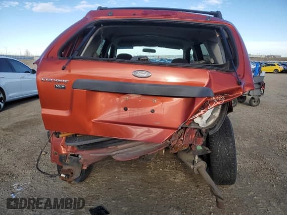 ✅ 2006 Ford Escape XLT • VIN: 1FMYU93106KA00394 • Лот: 90471275. Опубликован ранее на Copart с пробегом 228 968 миль. Бесплатный доступ к архиву аукционных продаж из США и подробный отчёт об истории автомобиля на DreamBid. Изображение 6.