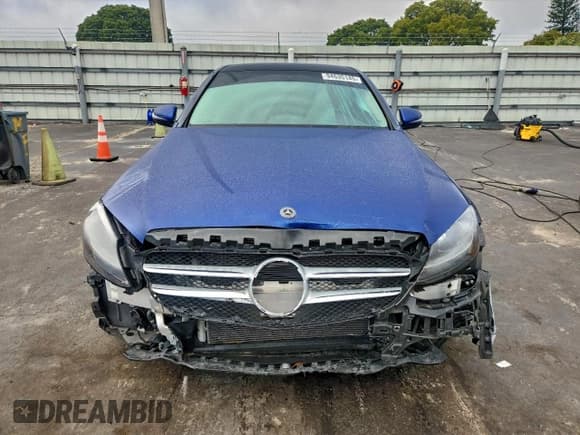 ✅ 2018 Mercedes-Benz C 300 • VIN: WDDWF4JB3JR417406 • Lot: 94635145. Listed on Copart with 19,997 mi. Free auction sales archive from the USA and detailed vehicle history report at DreamBid. Image 5.