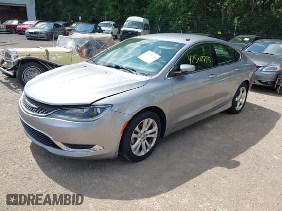 ✅ 2015 Chrysler 200 Limited • VIN: 1C3CCCAB1FN593471 • Lot: 42560795. Listed on IAAI with 231,005 mi. Free auction sales archive from the USA and detailed vehicle history report at DreamBid. Image 2.