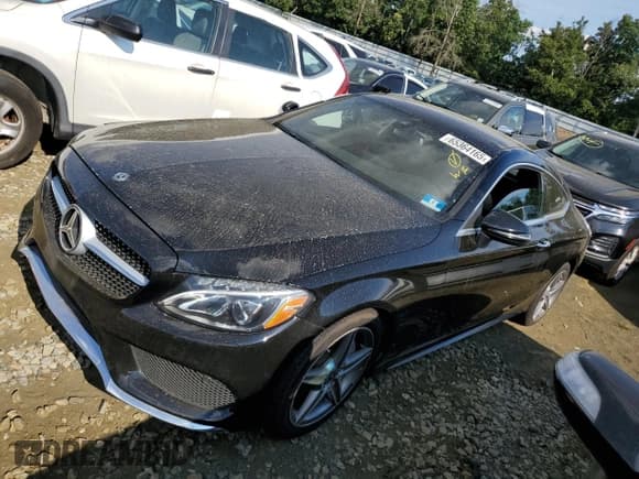 ✅ 2018 Mercedes-Benz C 300 • VIN: WDDWJ4KBXJF695556 • Lot: 65364165. Wystawiony na Copart z przebiegiem 51 512 mil. Bezpłatny archiwum sprzedaży aukcyjnych z USA i szczegółowy raport historii pojazdu na DreamBid. Zdjęcie 1.