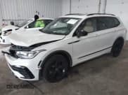 ✅ 2024 Volkswagen Tiguan SE R-Line Black • VIN: 3VV8B7AX7RM059124 • Lot: 42477502. Wystawiony na IAAI z przebiegiem 16 891 mil. Bezpłatny archiwum sprzedaży aukcyjnych z USA i szczegółowy raport historii pojazdu na DreamBid. Zdjęcie 17.
