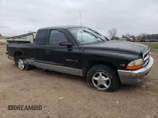 ✅ 1997 Dodge Dakota • VIN: 1B7GL23X5VS208252 • Lot: 82584134. Wystawiony na Copart z przebiegiem 152 633 mil. Bezpłatny archiwum sprzedaży aukcyjnych z USA i szczegółowy raport historii pojazdu na DreamBid. Zdjęcie 4.