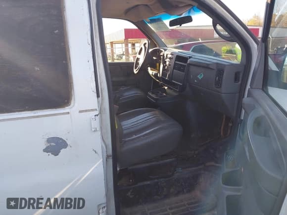 ✅ 2007 Chevrolet Express Cargo • VIN: 1GCGG25V471133620 • Лот: 43715719. Опубликован ранее на IAAI с пробегом 281 494 миль. Бесплатный доступ к архиву аукционных продаж из США и подробный отчёт об истории автомобиля на DreamBid. Изображение 5.