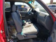 ✅ 1999 Toyota Tacoma • VIN: 4TAVL52N1XZ460806 • Lot: 42829465. Wystawiony na IAAI z przebiegiem 484 768 mil. Bezpłatny archiwum sprzedaży aukcyjnych z USA i szczegółowy raport historii pojazdu na DreamBid. Zdjęcie 5.