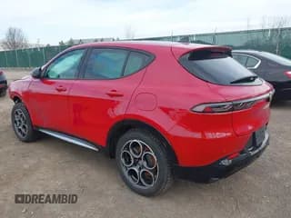 ✅ 2024 Alfa Romeo Tonale Ti • VIN: ZASPATCW8R3058676 • Lot: 41743432. Wystawiony na IAAI z przebiegiem 7 985 mil. Bezpłatny archiwum sprzedaży aukcyjnych z USA i szczegółowy raport historii pojazdu na DreamBid. Zdjęcie 3.