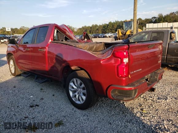 ✅ 2020 Chevrolet Silverado 1500 Custom • VIN: 1GCRWBEF0LZ132559 • Lot: 75050384. Wystawiony na Copart z przebiegiem 114 446 mil. Bezpłatny archiwum sprzedaży aukcyjnych z USA i szczegółowy raport historii pojazdu na DreamBid. Zdjęcie 2.