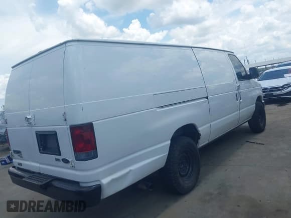 ✅ 2013 Ford Econoline Cargo Commercial • VIN: 1FTSS3EL4DDA11914 • Lot: 42601147. Wystawiony na IAAI z przebiegiem 251 676 mil. Bezpłatny archiwum sprzedaży aukcyjnych z USA i szczegółowy raport historii pojazdu na DreamBid. Zdjęcie 4.