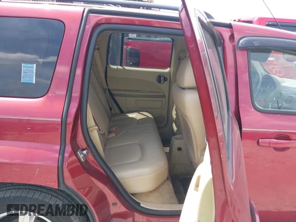 ✅ 2008 Chevrolet HHR LT • VIN: 3GNCA23D88S725717 • Lot: 42158956. Listed on IAAI with 160,513 mi. Free auction sales archive from the USA and detailed vehicle history report at DreamBid. Image 8.