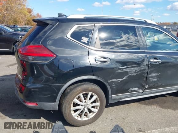 ✅ 2017 Nissan Rogue SV • VIN: KNMAT2MV4HP589568 • Lot: 43526590. Listed on IAAI with 62,701 mi. Free auction sales archive from the USA and detailed vehicle history report at DreamBid. Image 4.