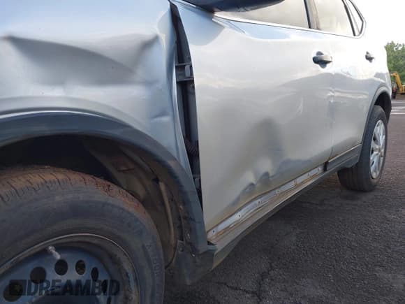 ✅ 2016 Nissan Rogue S • VIN: JN8AT2MT6GW018073 • Lot: 43402252. Wystawiony na IAAI z przebiegiem 107 873 mil. Bezpłatny archiwum sprzedaży aukcyjnych z USA i szczegółowy raport historii pojazdu na DreamBid. Zdjęcie 15.