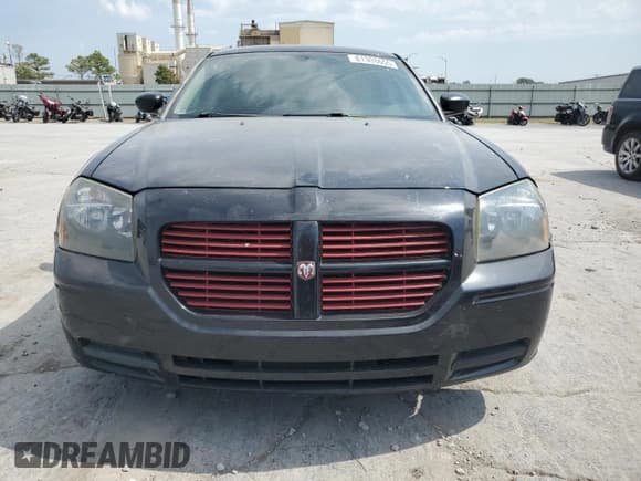 ✅ 2005 Dodge Magnum SE • VIN: 2D4FV48V15H166729 • Lot: 81308655. Wystawiony na Copart z przebiegiem 278 810 mil. Bezpłatny archiwum sprzedaży aukcyjnych z USA i szczegółowy raport historii pojazdu na DreamBid. Zdjęcie 5.