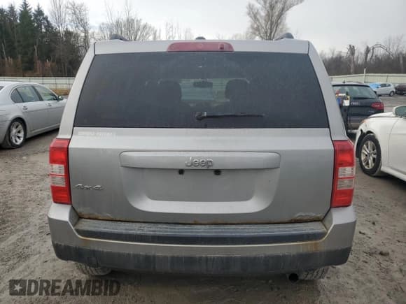 ✅ 2016 Jeep Patriot Sport SE • VIN: 1C4NJRBB0GD668812 • Lot: 91914285. Listed on Copart with 190,286 mi. Free auction sales archive from the USA and detailed vehicle history report at DreamBid. Image 6.