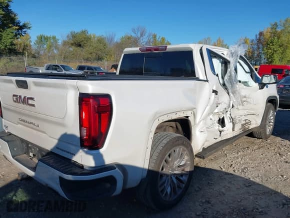 ✅ 2019 GMC Sierra 1500 Denali • VIN: 1GTU9FEL0KZ269773 • Лот: 43403817. Опубликован ранее на IAAI с пробегом 98 010 миль. Бесплатный доступ к архиву аукционных продаж из США и подробный отчёт об истории автомобиля на DreamBid. Изображение 4.