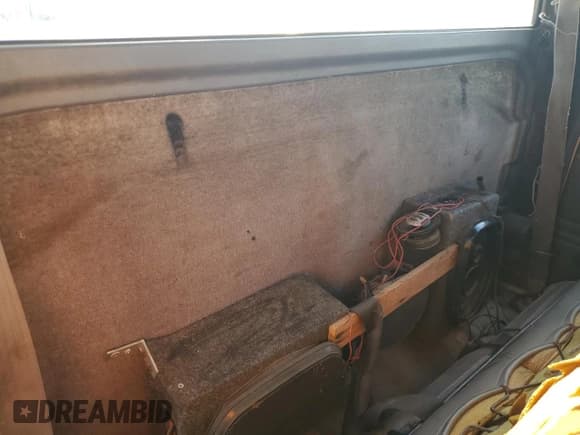 ✅ 1991 Toyota Pickup • VIN: JT4RN81A7M5102693 • Lot: 70393555. Wystawiony na Copart z przebiegiem 317 911 mil. Bezpłatny archiwum sprzedaży aukcyjnych z USA i szczegółowy raport historii pojazdu na DreamBid. Zdjęcie 10.