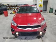 ✅ 2021 Kia Forte LXS • VIN: 3KPF24AD7ME286861 • Lot: 90662935. Wystawiony na Copart z przebiegiem 18 109 mil. Bezpłatny archiwum sprzedaży aukcyjnych z USA i szczegółowy raport historii pojazdu na DreamBid. Zdjęcie 5.