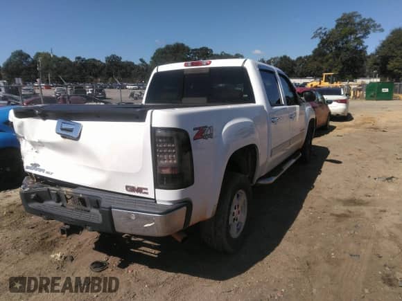✅ 2007 GMC Sierra 1500 SLE1 • VIN: 2GTEK13M871685903 • Lot: 43355977. Listed on IAAI with 390,839 mi. Free auction sales archive from the USA and detailed vehicle history report at DreamBid. Image 4.