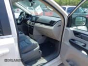 ✅ 2012 Volkswagen Routan SEL • VIN: 2C4RVACG6CR392502 • Lot: 42604031. Wystawiony na IAAI z przebiegiem 180 226 mil. Bezpłatny archiwum sprzedaży aukcyjnych z USA i szczegółowy raport historii pojazdu na DreamBid. Zdjęcie 5.