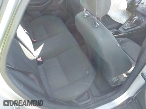 ✅ 2016 Ford Focus S • VIN: 1FADP3E29GL389986 • Lot: 43748330. Wystawiony na IAAI z przebiegiem 76 471 mil. Bezpłatny archiwum sprzedaży aukcyjnych z USA i szczegółowy raport historii pojazdu na DreamBid. Zdjęcie 8.