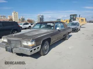 ✅ 1990 Cadillac Brougham • VIN: 1G6DW5476LR727151 • Lot: 88145665. Wystawiony na Copart z przebiegiem Nie podano. Bezpłatny archiwum sprzedaży aukcyjnych z USA i szczegółowy raport historii pojazdu na DreamBid. Zdjęcie 1.