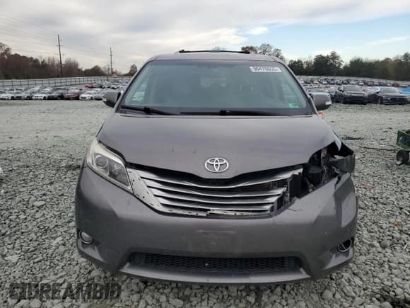 ✅ 2017 Toyota Sienna XLE • VIN: 5TDDZ3DC1HS170583 • Lot: 90476655. Listed on Copart with 170,084 mi. Free auction sales archive from the USA and detailed vehicle history report at DreamBid. Image 5.