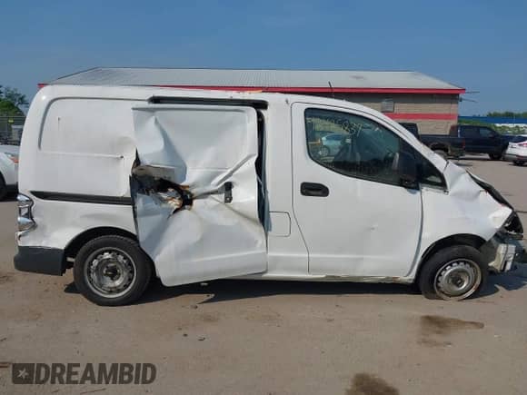 2015 Chevrolet City Express Cargo LS z VIN 3N63M0YN0FK701430, wystawiony jako IAAI lot #42425837 z przebiegiem 109 938 mil mil oraz . Historia ofert i sprzedaży dostępna na DreamBid. Obrazek 14.