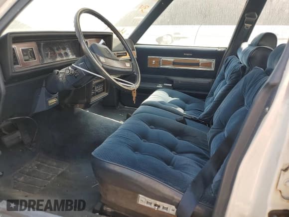 ✅ 1987 Oldsmobile Cutlass • VIN: 2G3GM51Y1H2347545 • Lot: 76087594. Wystawiony na Copart z przebiegiem 98 257 mil. Bezpłatny archiwum sprzedaży aukcyjnych z USA i szczegółowy raport historii pojazdu na DreamBid. Zdjęcie 7.