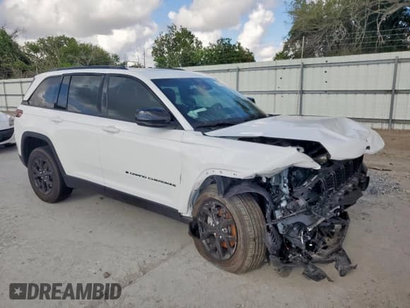 ✅ 2025 Jeep Grand Cherokee Altitude X • VIN: 1C4RJHAG5SC264668 • Lot: 61715205. Listed on Copart with Not provided. Free auction sales archive from the USA and detailed vehicle history report at DreamBid. Image 4.