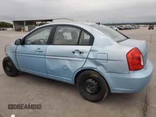 2010 Hyundai Accent GLS z VIN KMHCN4AC7AU411657, wystawiony jako Copart lot #72576574 z przebiegiem 151 568 mil mil oraz Szkoda całkowita • Salvage title. Historia ofert i sprzedaży dostępna na DreamBid. Obrazek 2.