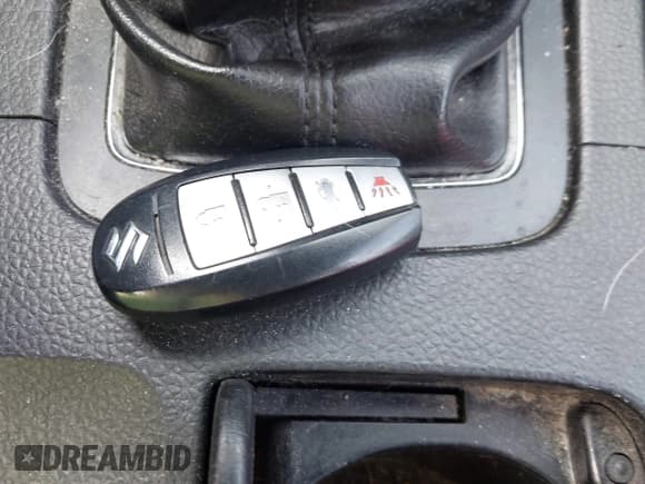 ✅ 2010 Suzuki Kizashi • VIN: JS2RE9A57A6101001 • Лот: 43185942. Опубликован ранее на IAAI с пробегом 337 312 миль. Бесплатный доступ к архиву аукционных продаж из США и подробный отчёт об истории автомобиля на DreamBid. Изображение 11.