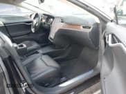 ✅ 2017 Tesla Model S 100D • VIN: 5YJSA1E28HF188981 • Lot: 42010115. Wystawiony na IAAI z przebiegiem 76 327 mil. Bezpłatny archiwum sprzedaży aukcyjnych z USA i szczegółowy raport historii pojazdu na DreamBid. Zdjęcie 5.