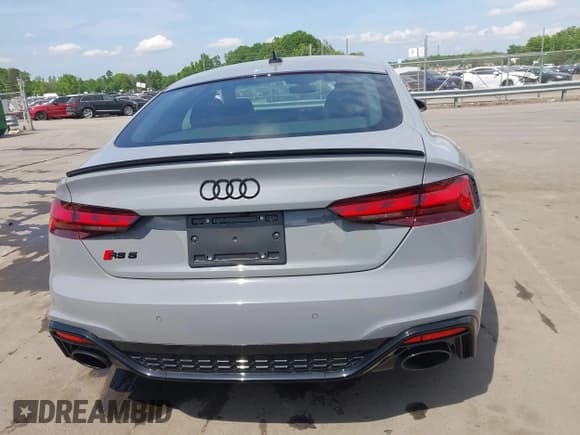 ✅ 2022 Audi RS 5 Sportback • VIN: WUAAWCF5XNA900738 • Lot: 42064377. Listed on IAAI with 29,620 mi. Free auction sales archive from the USA and detailed vehicle history report at DreamBid. Image 16.
